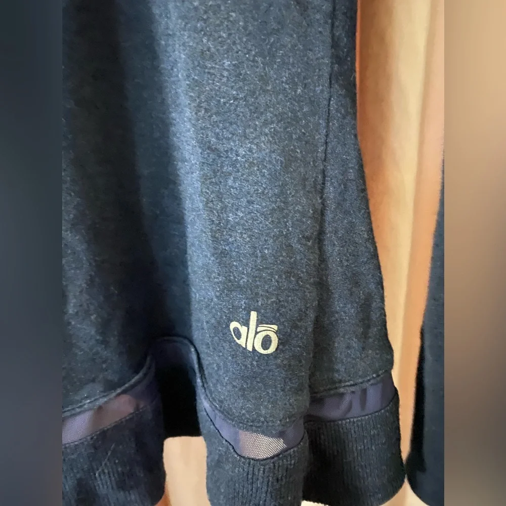 Alo Hoodie - Picture 2 of 4